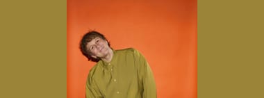 JOSH THOMAS: JIGGLE, JIGGLE