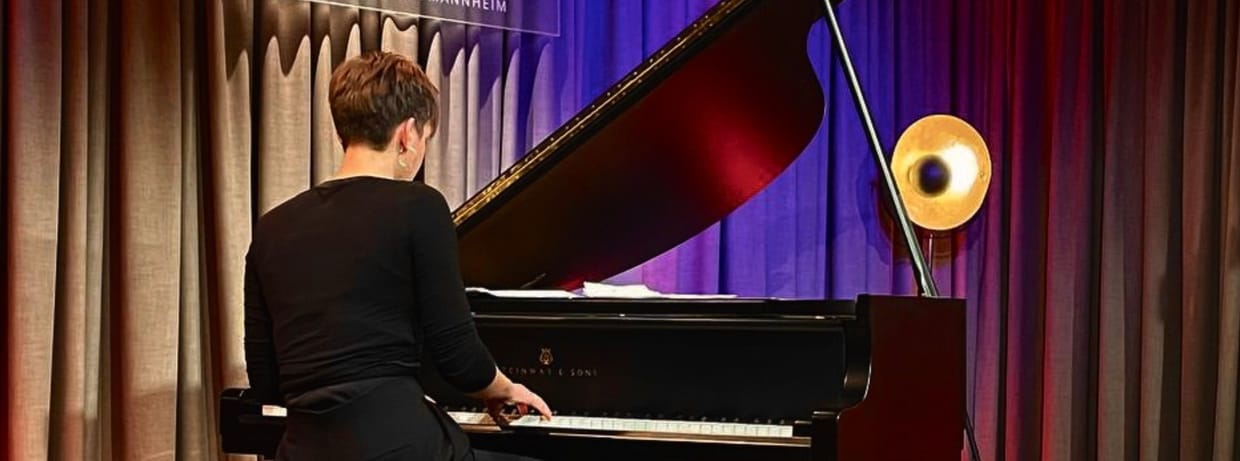 Jazz Bar | mit Lisa Fuhr am Piano
