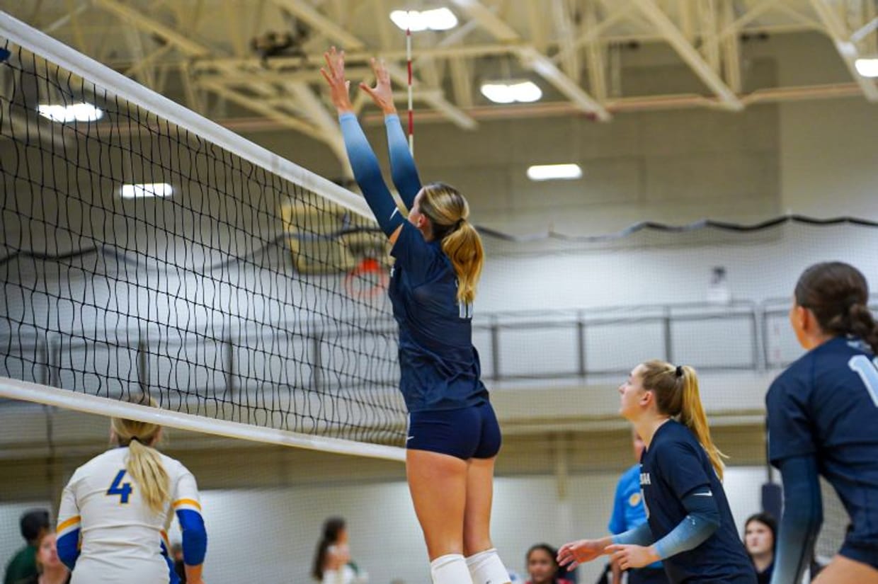 Upper Iowa vs USML (Volleyball)