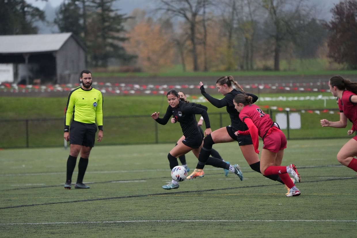 WOU Wolves Women's Soccer vs Saint Martin's University 
