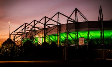 Stadionführung unter Flutlicht