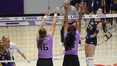 North Alabama Volleyball vs EKU