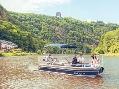 Ahoi! Saar-Kapitän-Mit dem Joyrider Boot auf der Saar