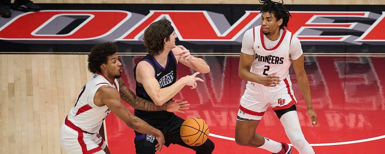 Basketball vs Cal Poly Pomona