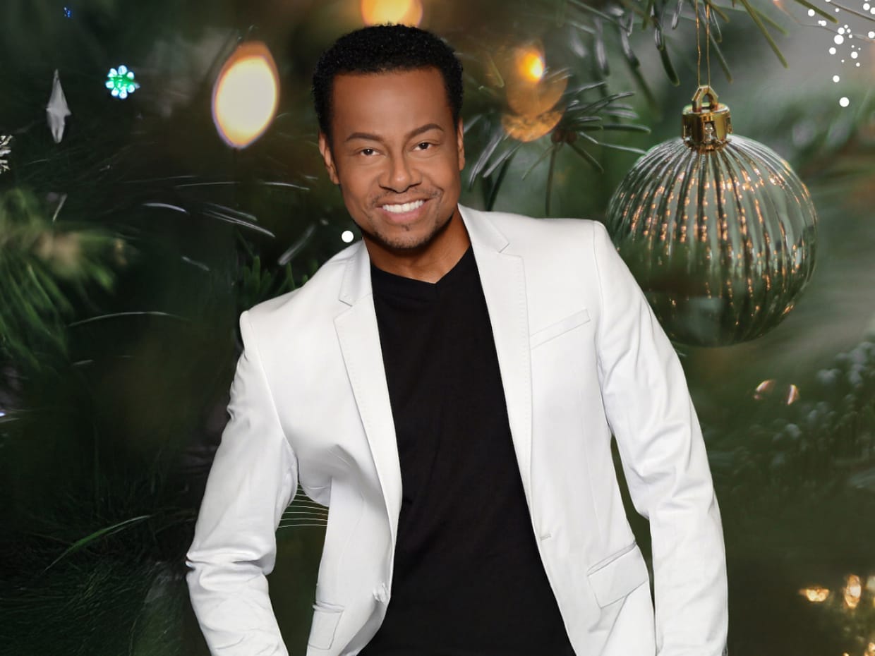 Robert Gee: A Soulful Mix of Holiday Classics and R&B