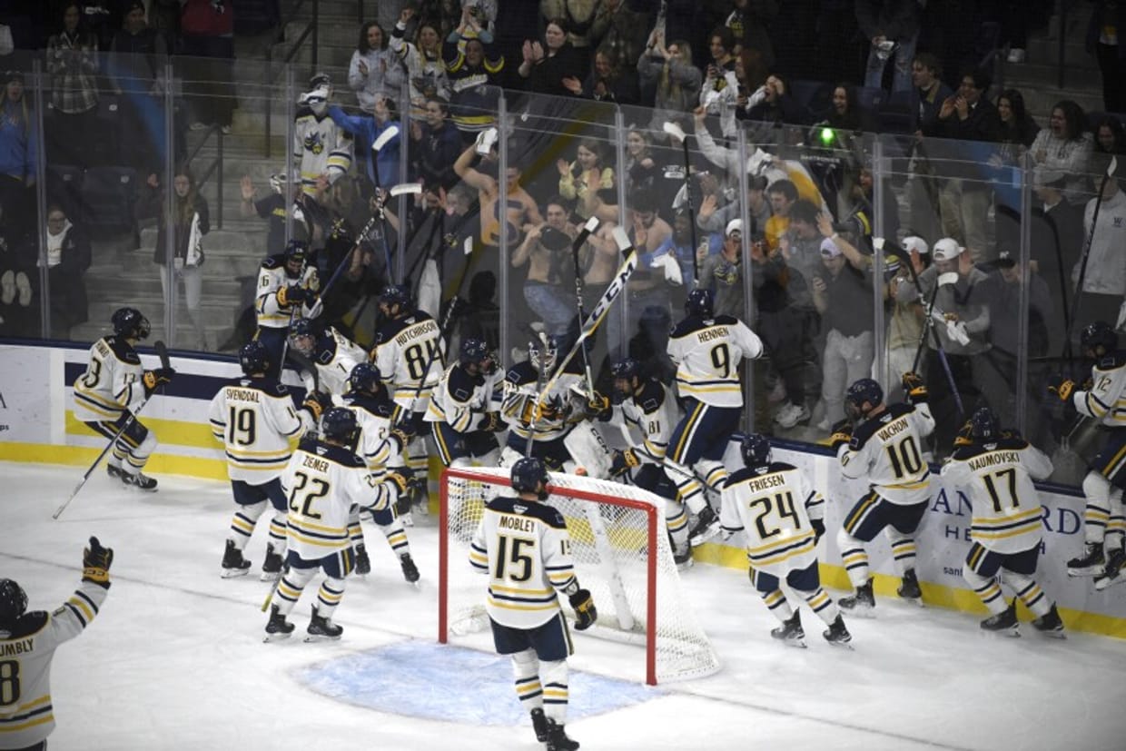 Augustana Hockey vs Alaska Fairbanks (FRI)