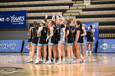 Upper Iowa vs Winona (Women's Basketball) 