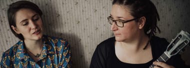 Charlotte & Elisabeth Chansons aus Porzellan 