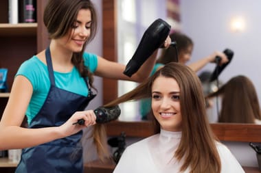 Verwennamiddag Agnetencollege Brushing met handverzorging