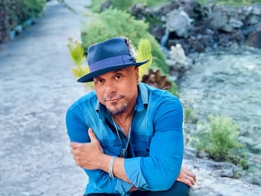 Howard Hewett - 5PM