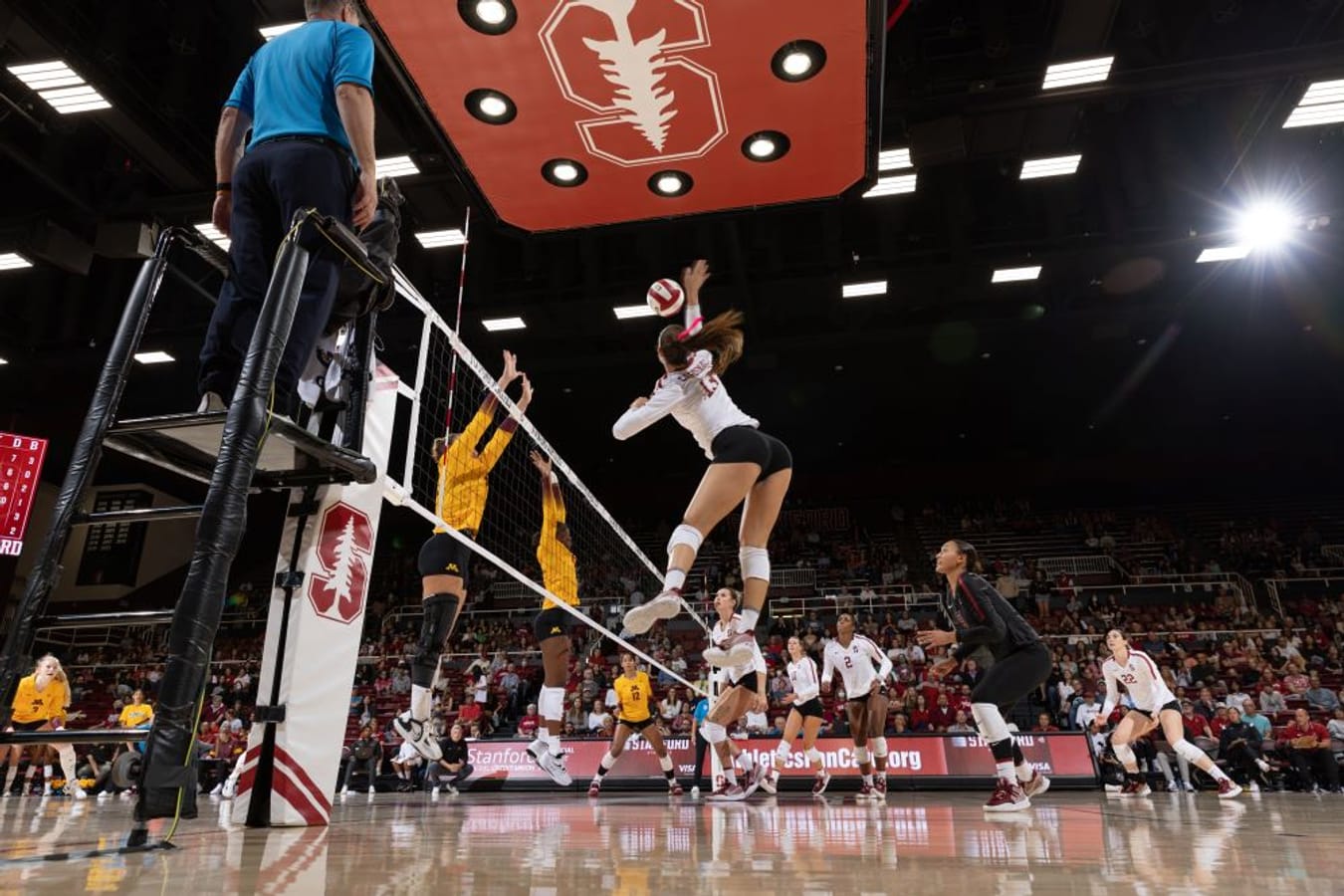 Women's Volleyball vs. Louisville (Nov. 30)