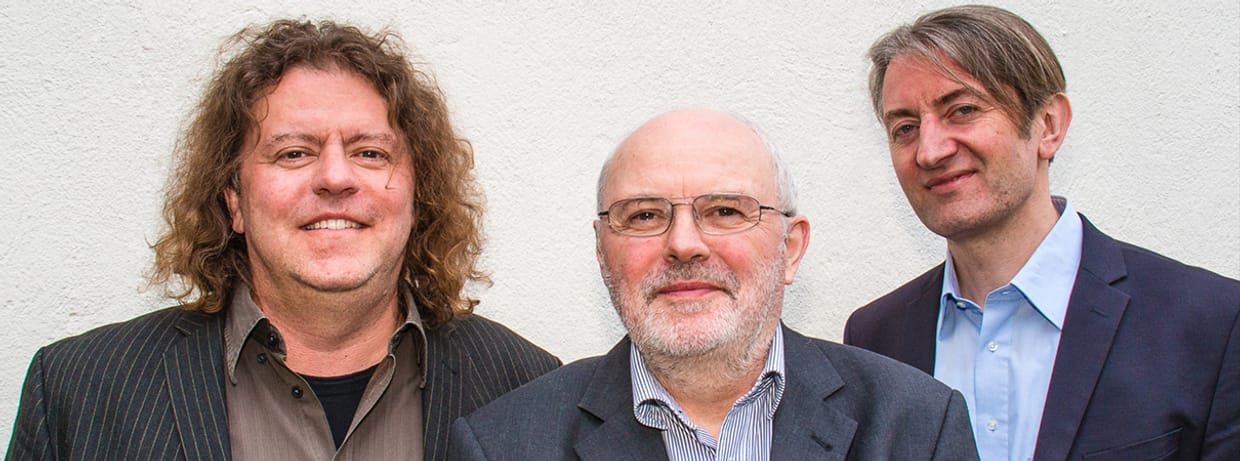 Abgerechnet Frankfurt Jazz-Trio: Konzert mit Rosenlesung / Do, 1. Juni 2023