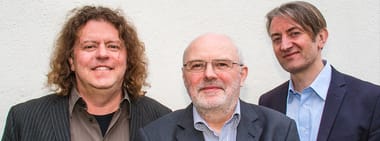 Abgerechnet Frankfurt Jazz-Trio: Konzert mit Rosenlesung / Do, 1. Juni 2023
