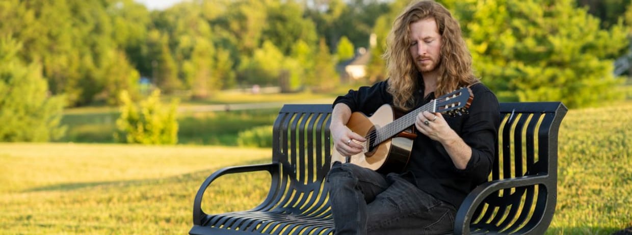 Alec Holcomb, Guitar
