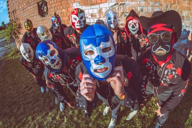 LOS PISTOLEROS