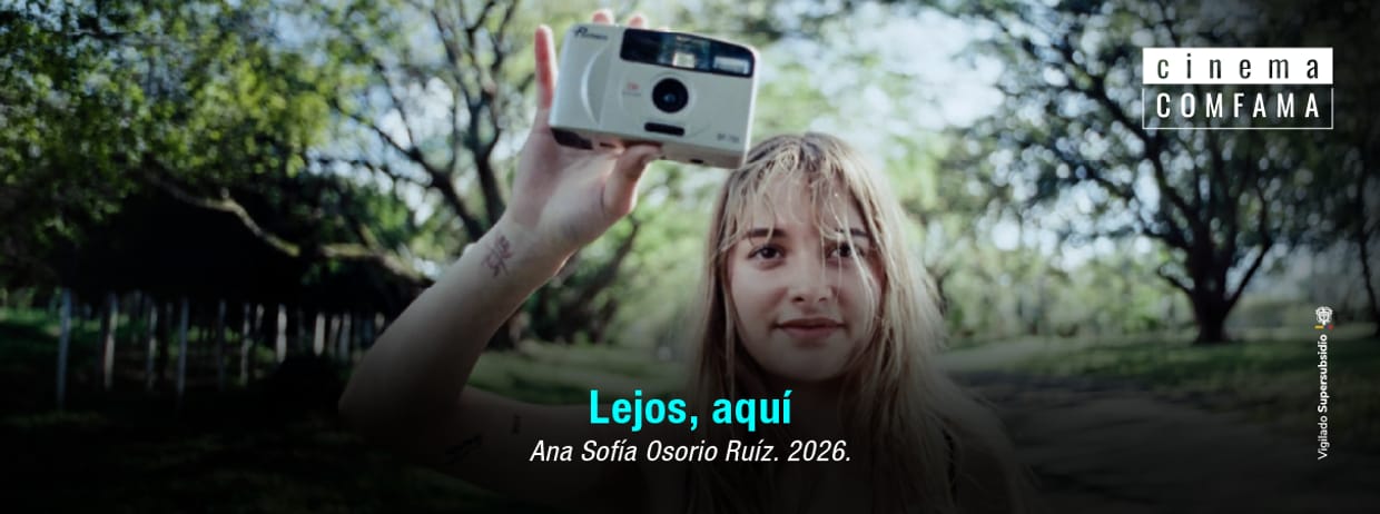 Lejos, aquí