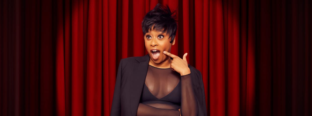 Phoebe Robinson: Feral & Fired Up!