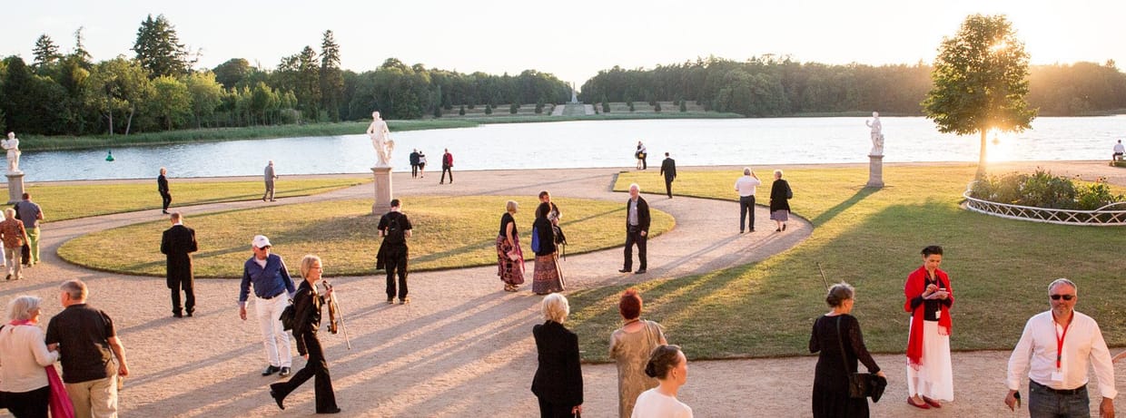 Auf Entdeckungsreise im Park von Heinrich