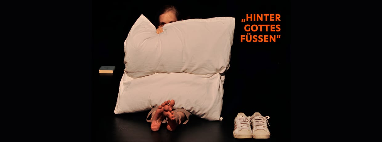 Hinter Gottes Füßen