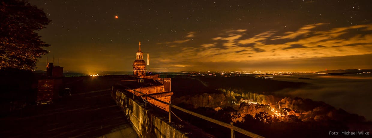 Festung BEI NACHT