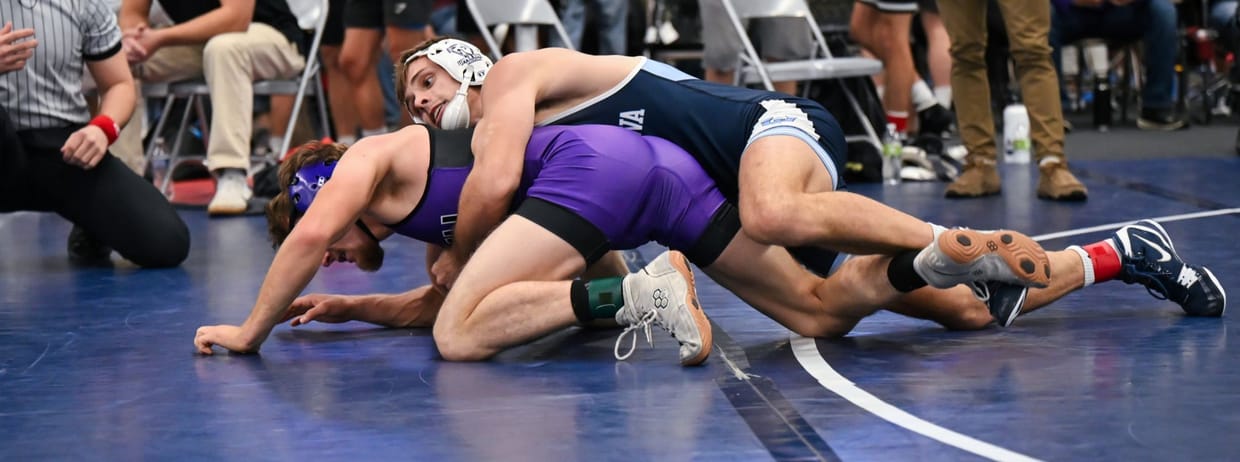Upper Iowa vs. Hawkeye CC (Men's Wrestling)
