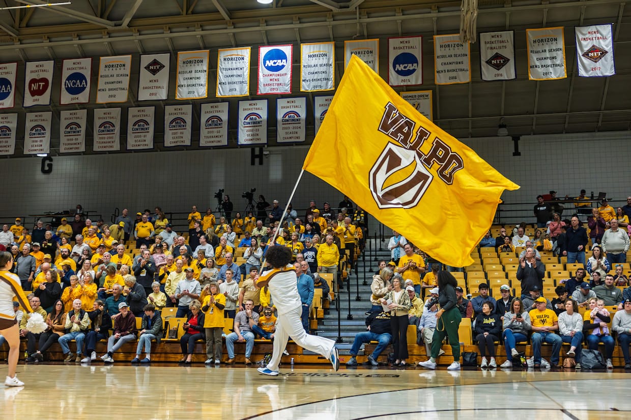 Valpo 2026-27 Men's Basketball Season Tickets