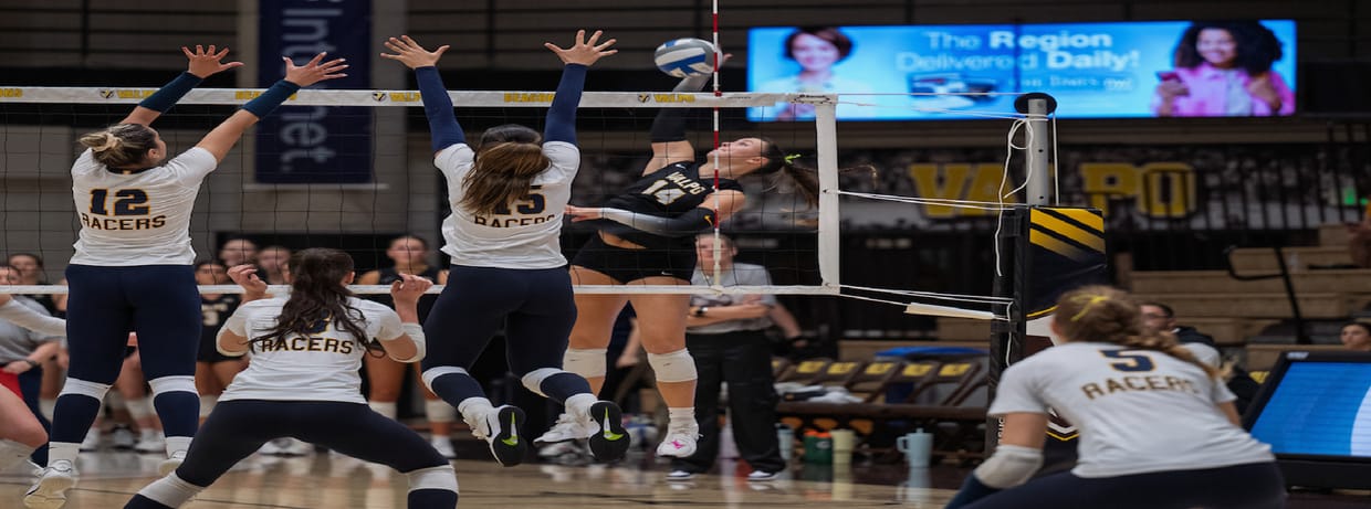 Valpo Volleyball vs Michigan