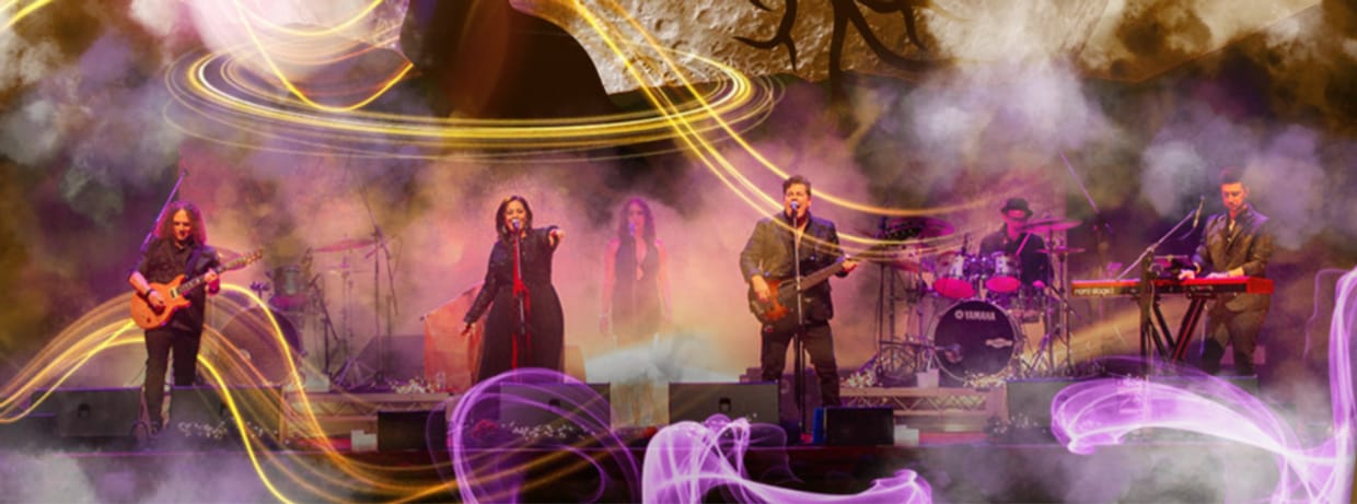 Seventh Wonder performs Fleetwood Mac