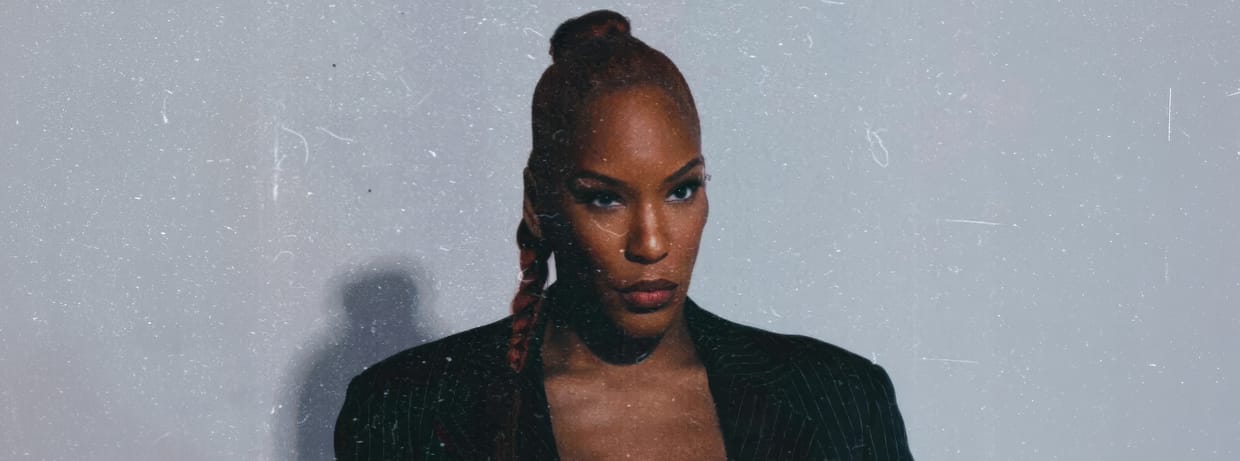 Liv Warfield