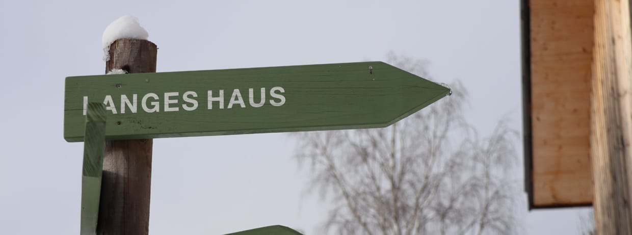 Ein Gang um und durch das Lange Haus