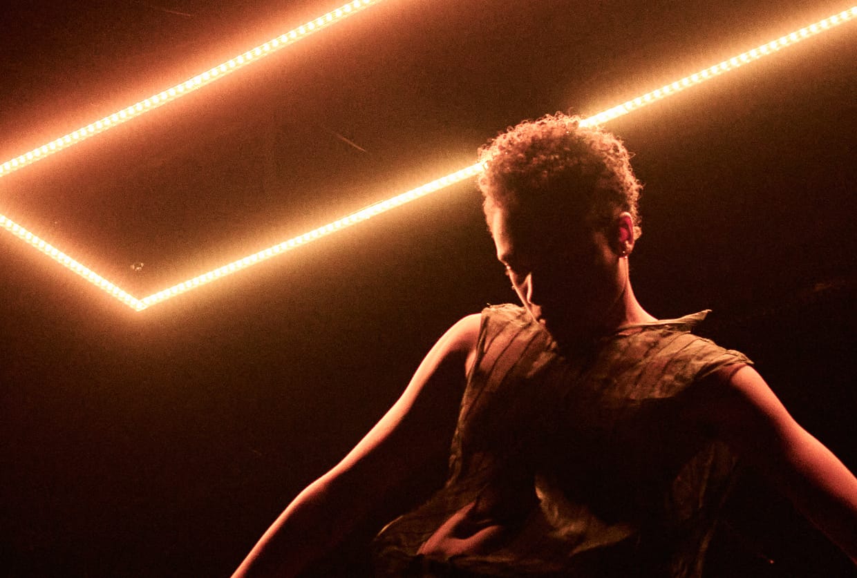 HORS CIRCUITS | WE NEED TO FIND EACH OTHER de Brian Ca