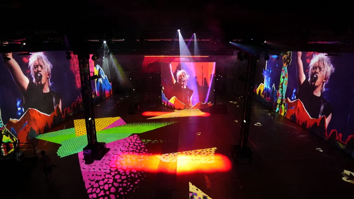 INDOCHINE - Arena Tour - le show immersif