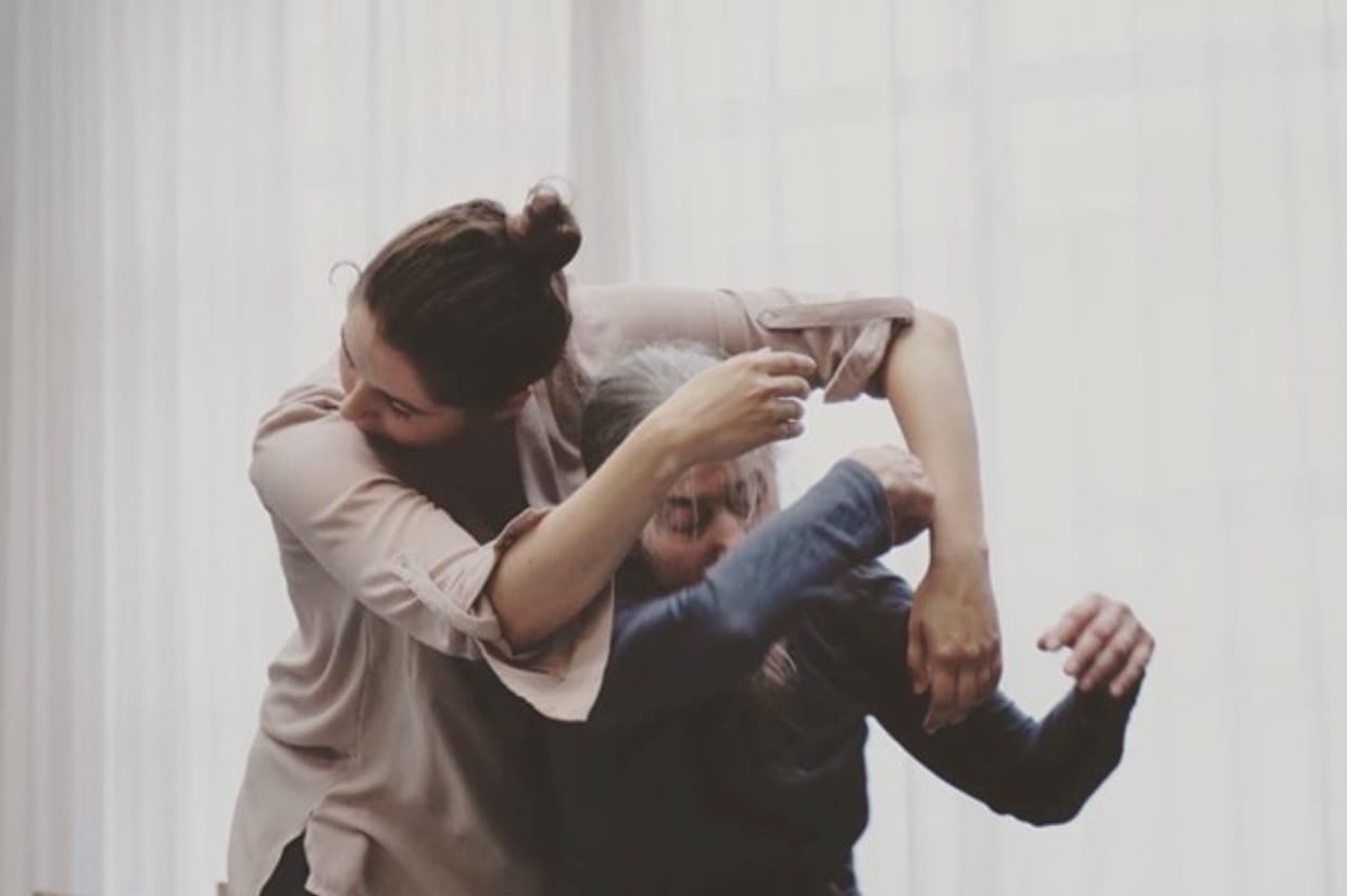 Tanztheater: „Entre-temps au grenier“ + Uraufführung: „Une pensée à encercler“