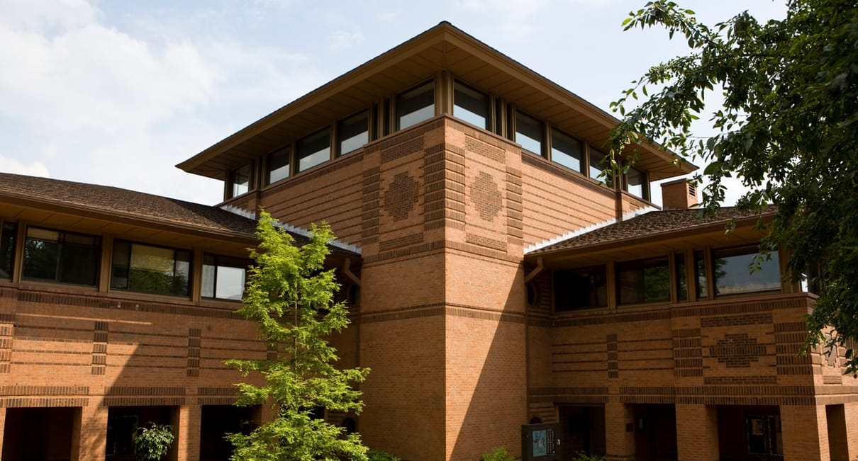 Tufts University - Office for Campus Life